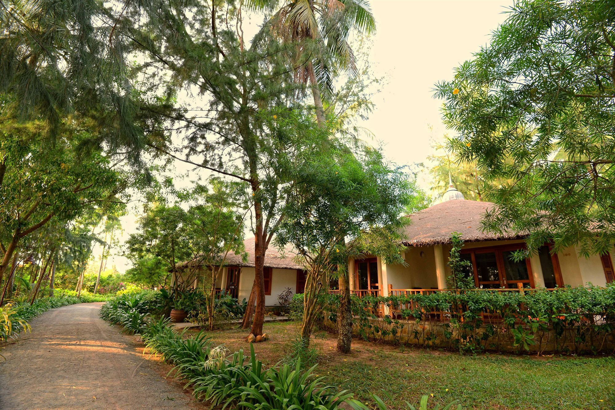 Nataya Round House Coral Bay Resort Kampot Exterior photo