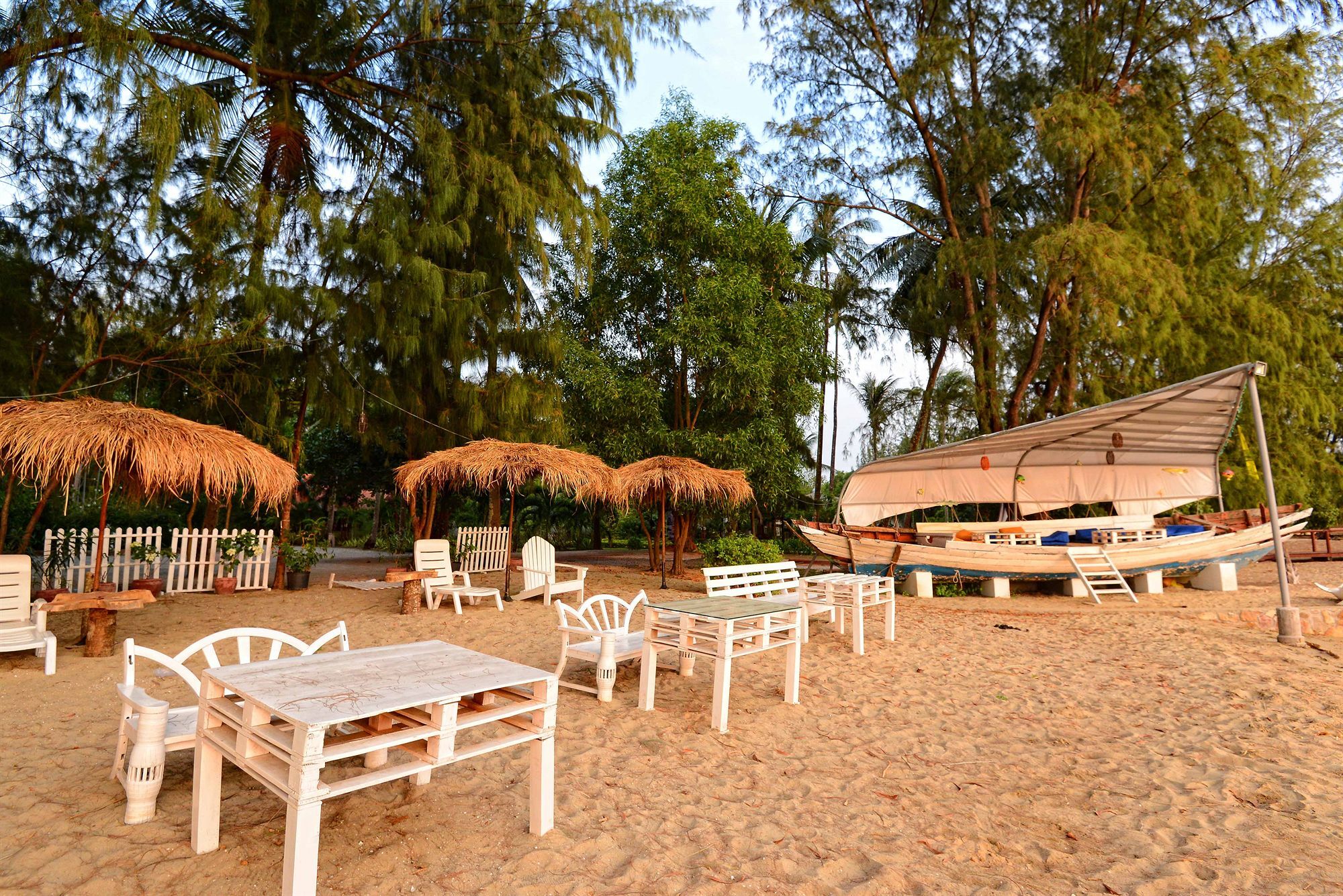 Nataya Round House Coral Bay Resort Kampot Exterior photo