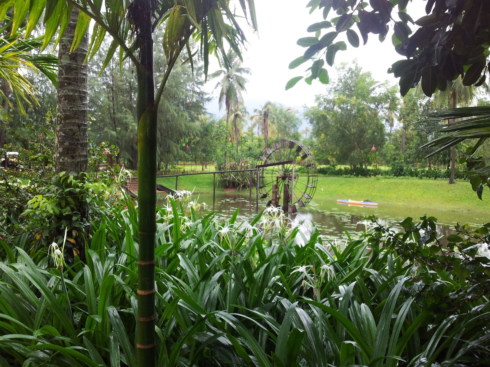 Nataya Round House Coral Bay Resort Kampot Exterior photo