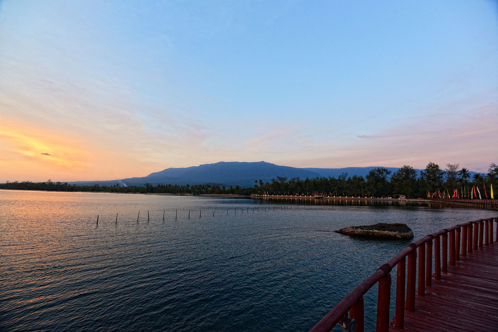 Nataya Round House Coral Bay Resort Kampot Exterior photo